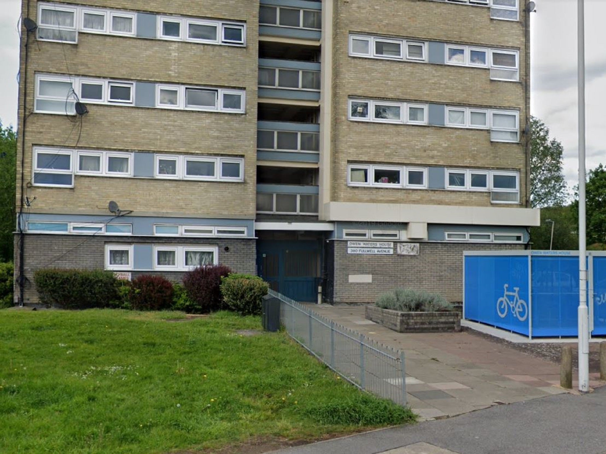 Ilford stabbing: Teenager knifed to death in fight outside block of flats in London