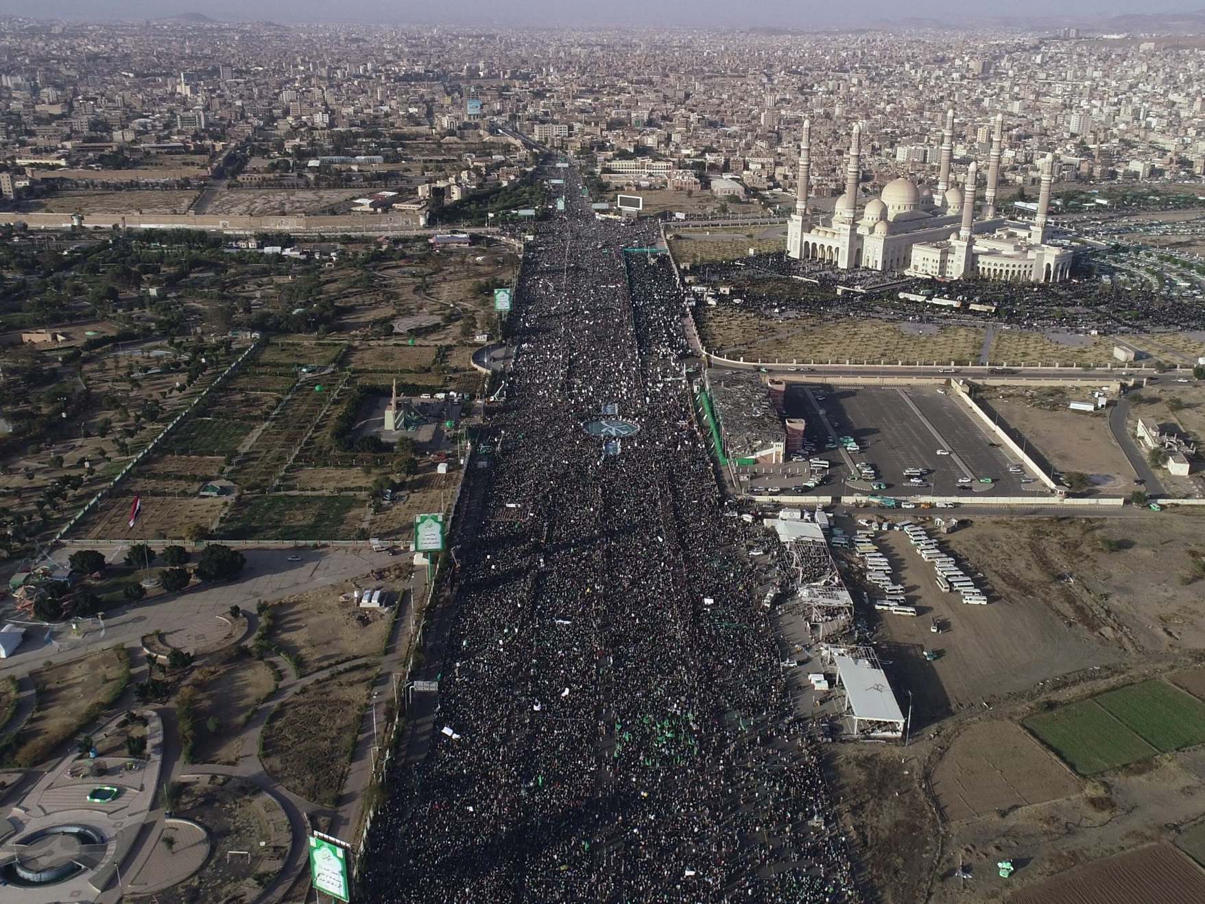 Yemenis gathering near Al-Saleh Mosque during the Mawlid celebration