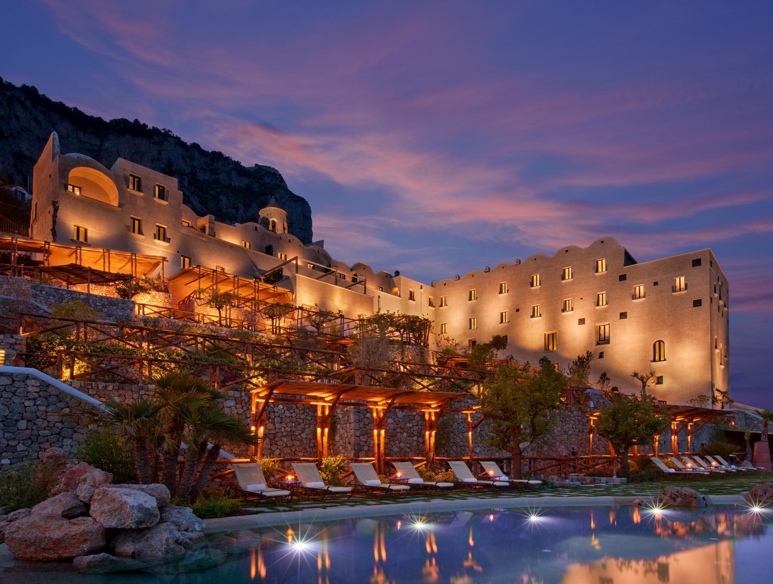 Glow in the dark: Monastero Santa Rosa by night