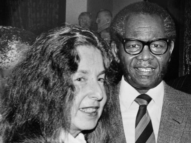 Davis with former ANC president Oliver Tambo in 1987