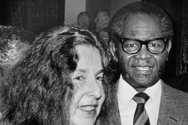 Davis with former ANC president Oliver Tambo in 1987