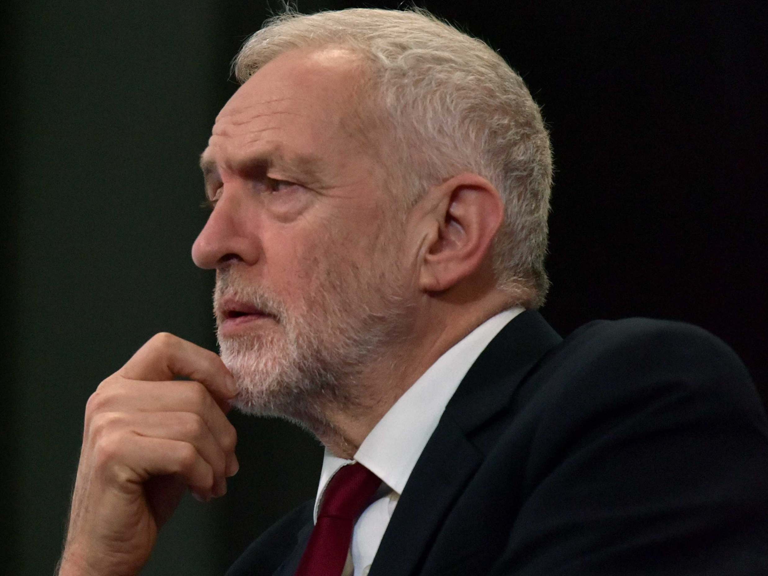 General election news - live: Last-minute surge in young voter registration offers boost to Labour, as cost of unnecessary Brexit day traffic cones revealed