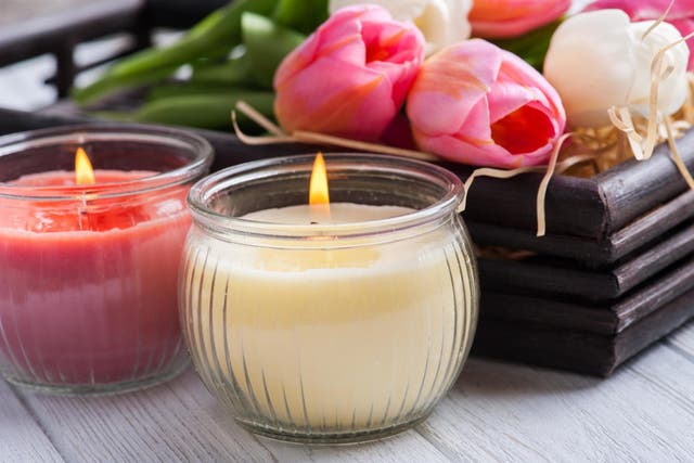 How to burn a candle correctly, according to an expert (Stock)