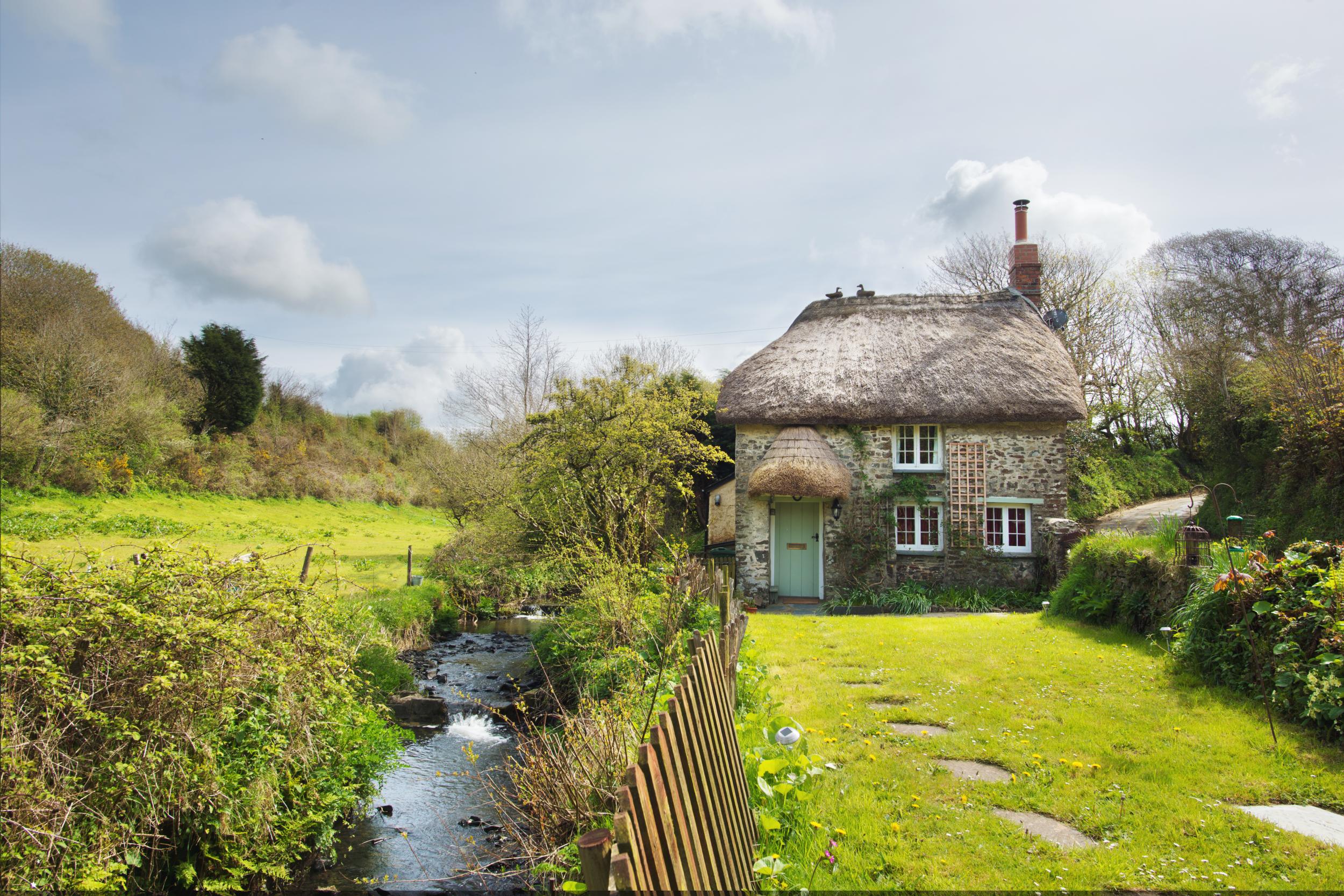 There’s Elizabethan charm at Philham Water Cottage