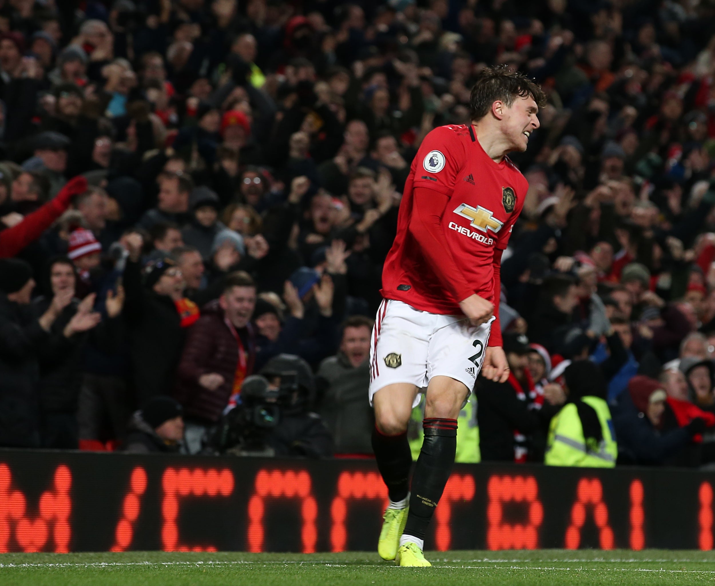 Victor Lindelof - 7
