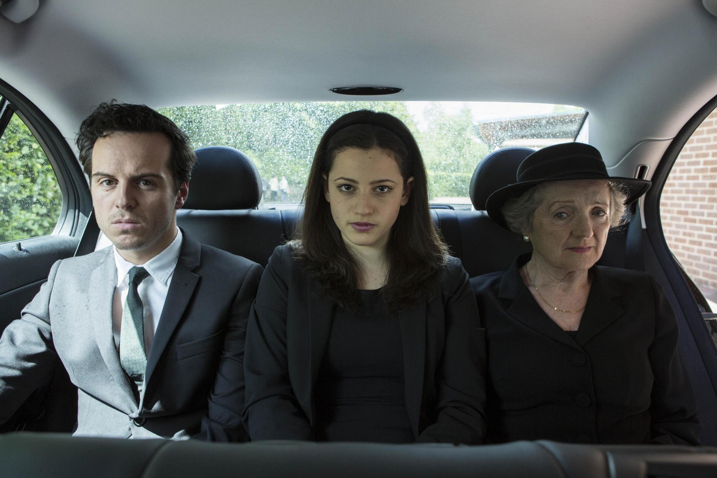 Andrew Scott as Mark, Avigail Tlalim as Jodie and Julia McKenzie as Betty in ITV’s ‘The Town’