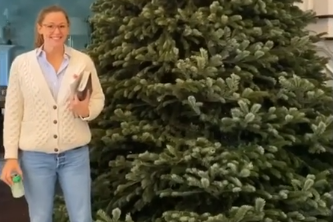 Jennifer Garner accidentally bought a huge Christmas tree: 'It's a little aggressive'