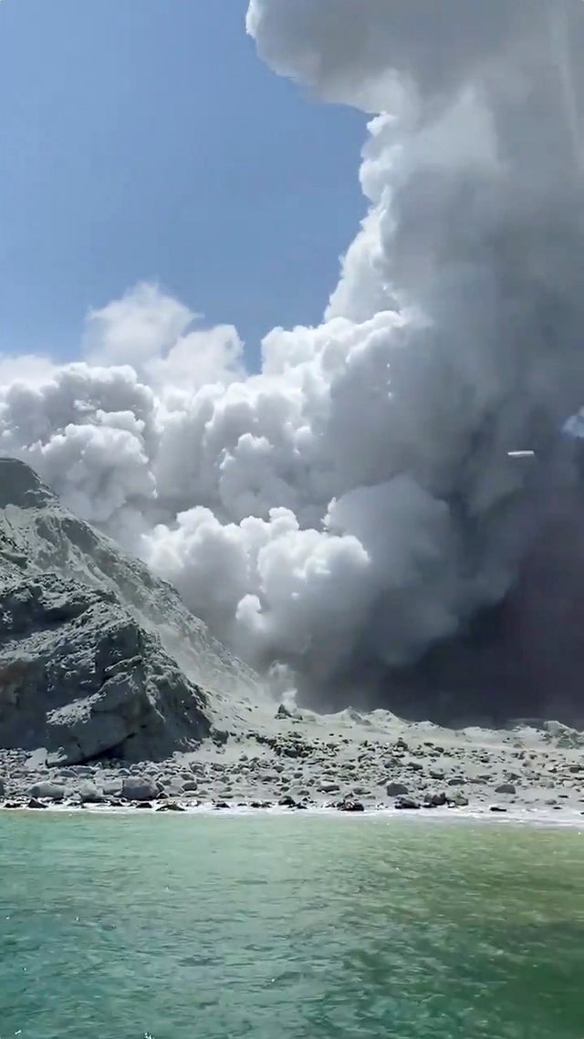 New Zealand Eruption Police Release List Of Missing People After White Island Volcano Disaster The Independent The Independent