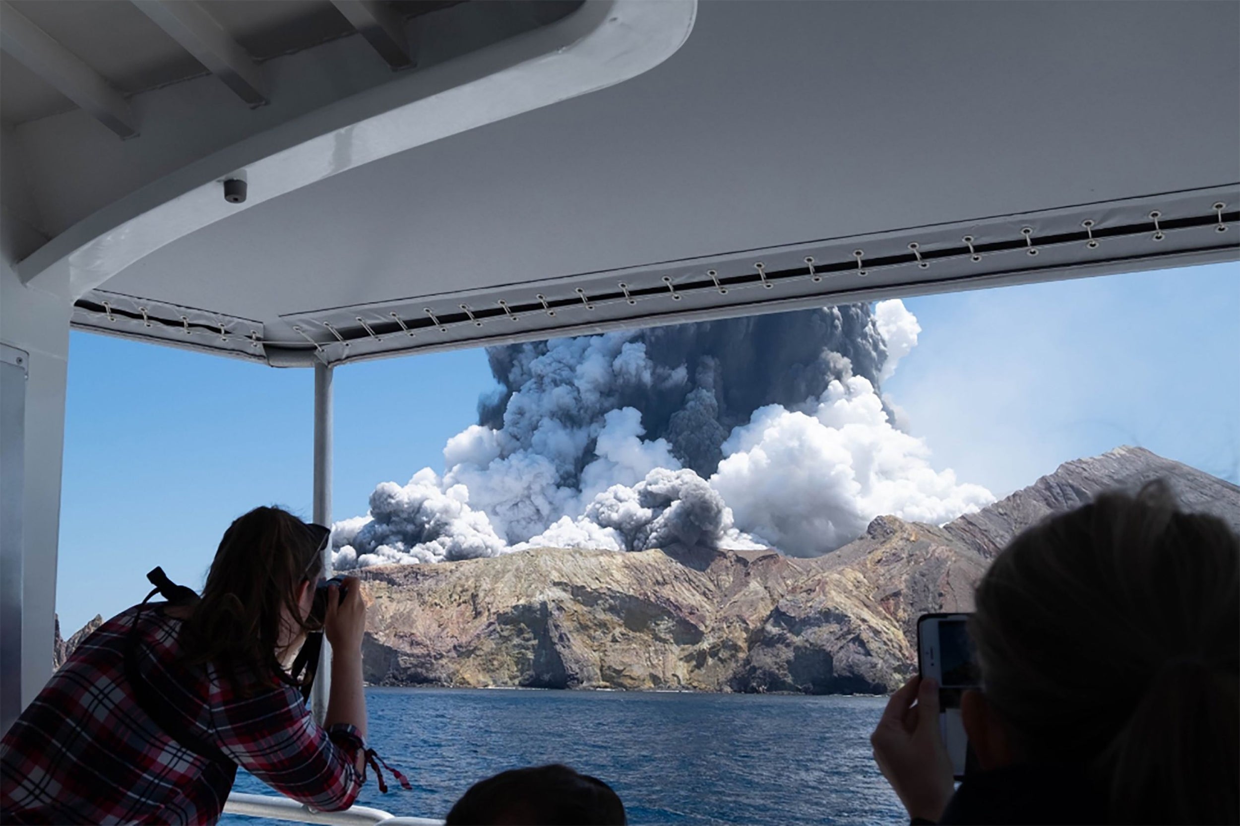 White Island erupting on 9 December 2019