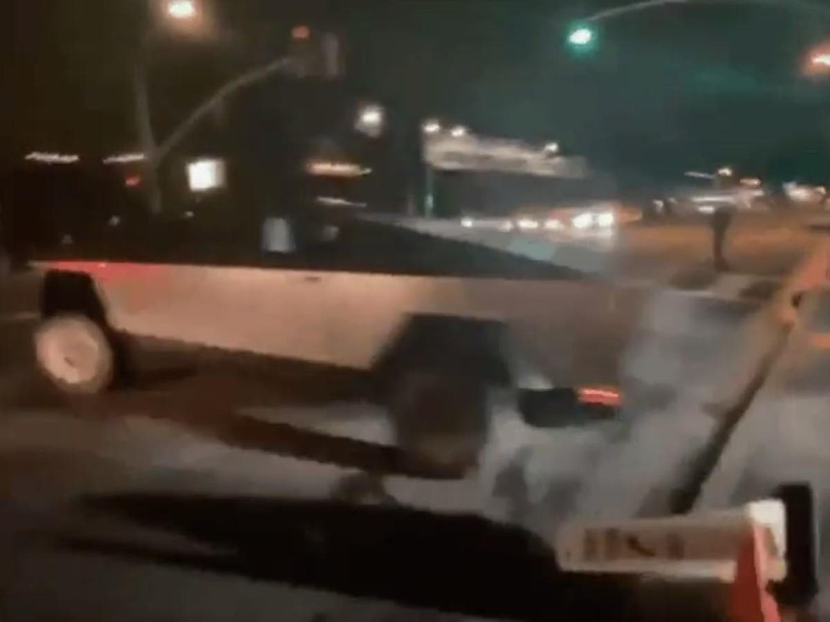 Elon Musk crashes Tesla Cybertruck into bollard after night out | The