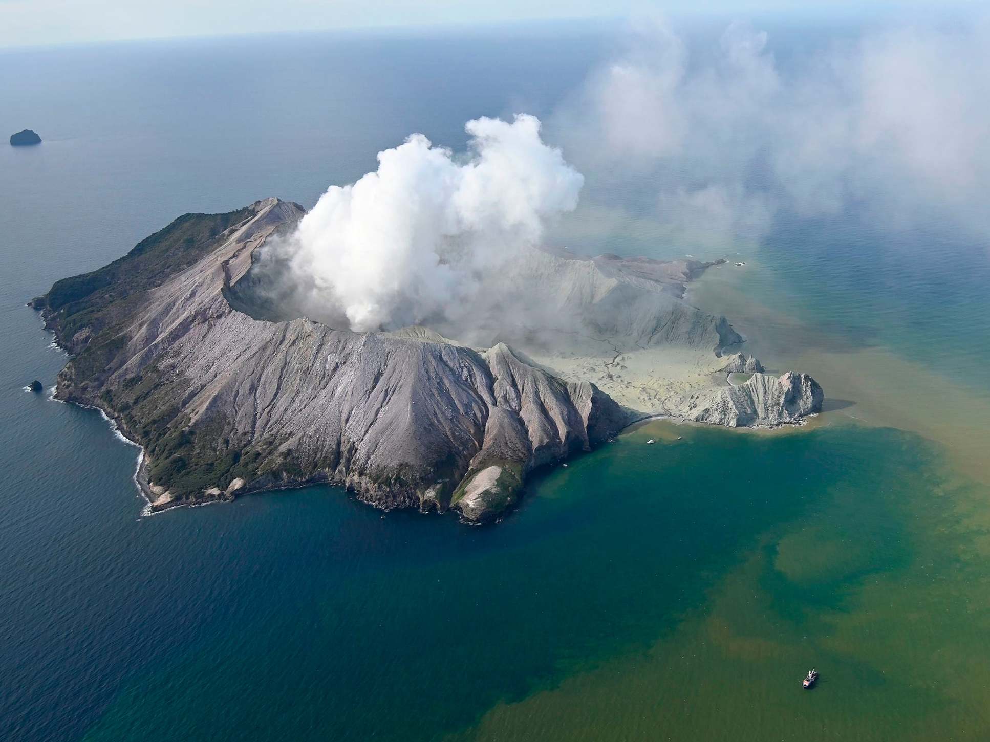 Aerial photo shows White Island after its volcanic eruption