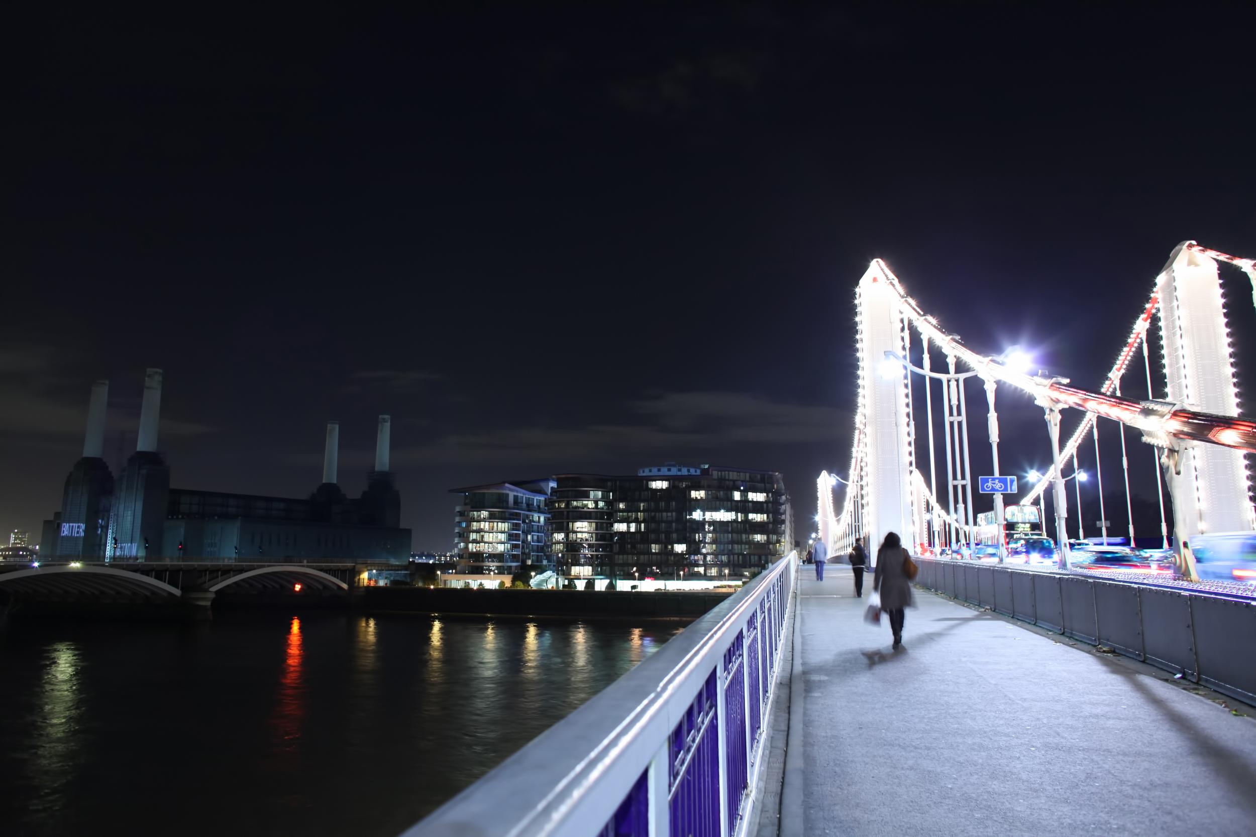 A sobering walk over Chelsea Bridge turns into a bruising blur