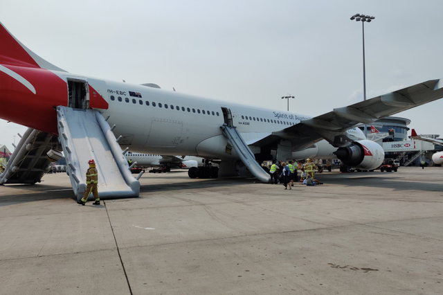 Qantas's emergency slides were deployed