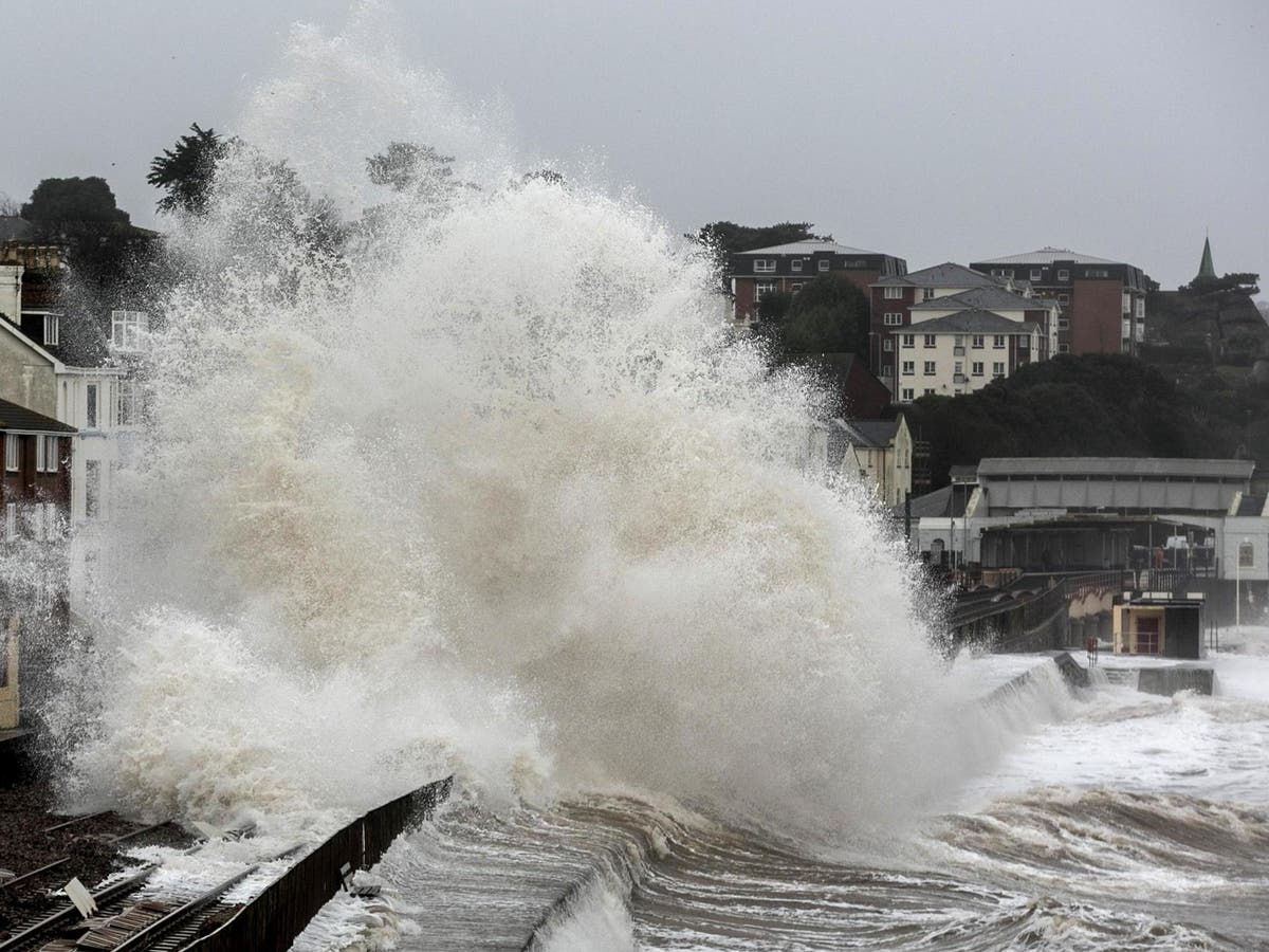 UK weather forecast: Scotland and northern England brace for 75mph winds as Met Office issues warnings