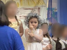 Five-year-old nativity play angel gives audience middle finger