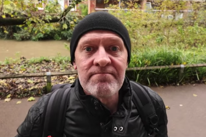 Man reveals he has 'no friends' in viral video