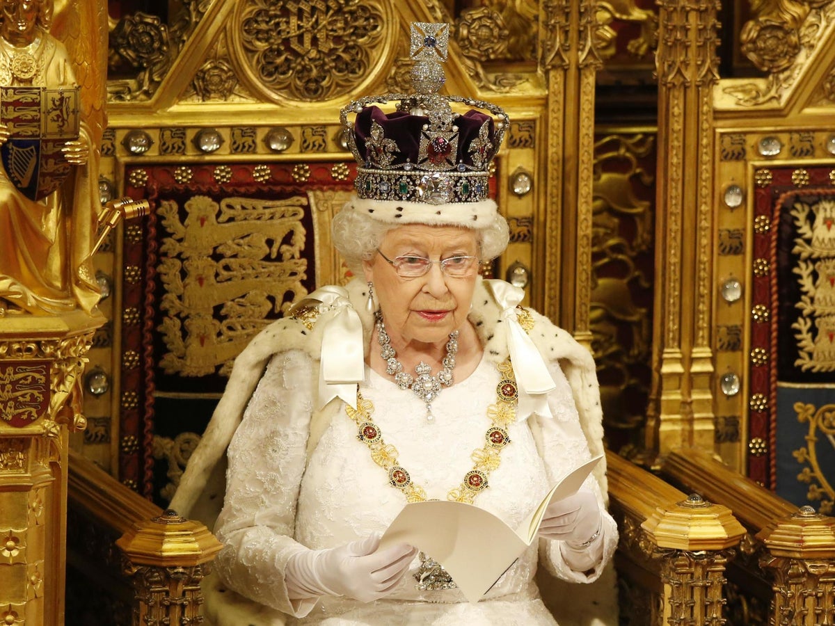 The Queen's Speech: Why Queen Elizabeth didn't wear her crown