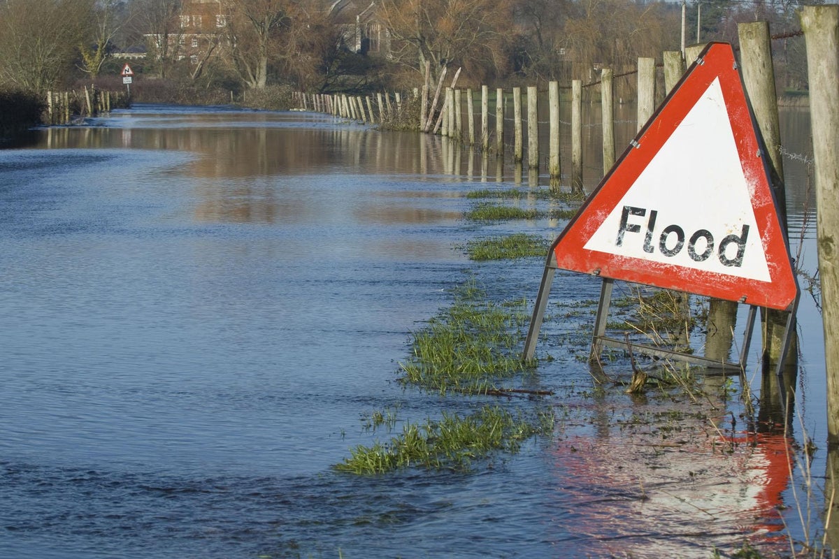 UK weather forecast: Heavy rain expected to cause more flooding as ...