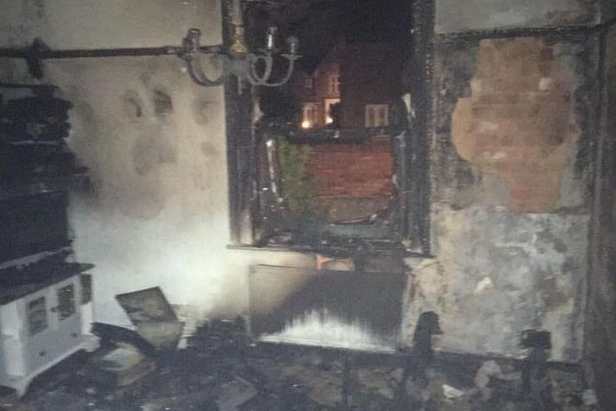 Estranged wife set fire to her husband’s holiday home after he hid from ...