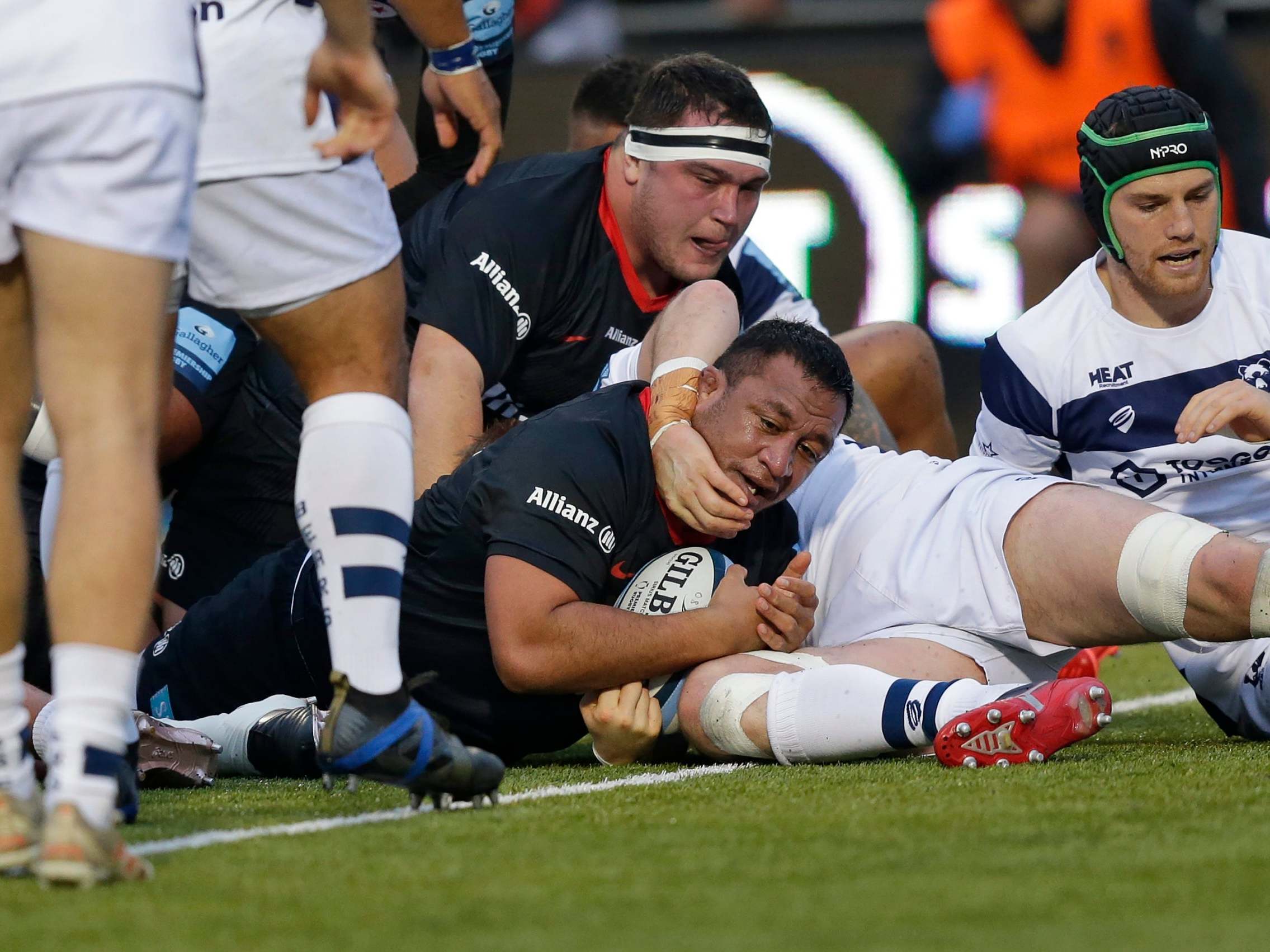 Mako Vunipola scores Saracens' first try of the match against Bristol