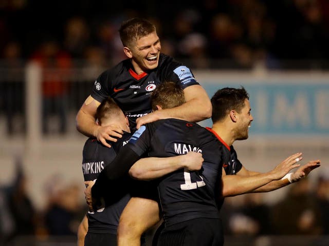 Owen Farrell leads the celebrations of Saracens’ final try