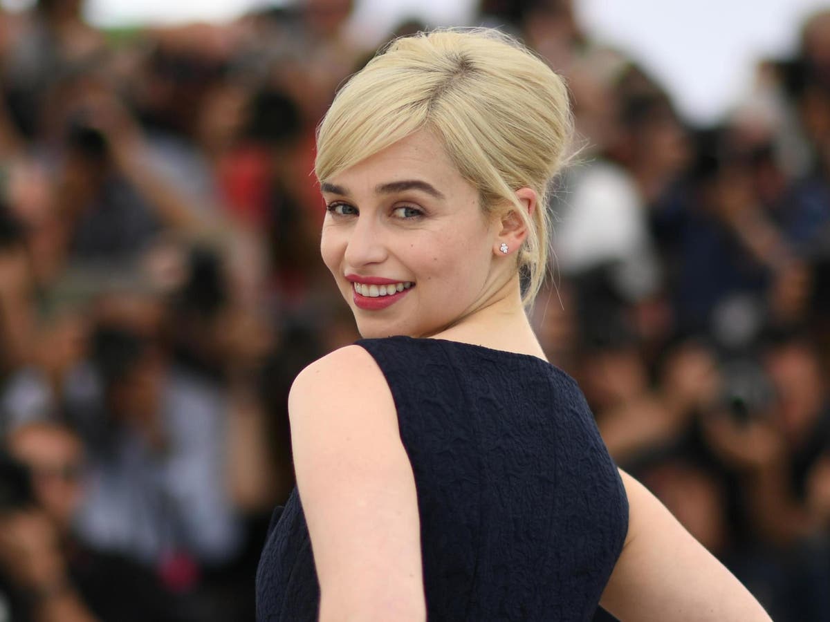 Emilia Clarke stops taking selfies with fans after man interrupts her during panic attack