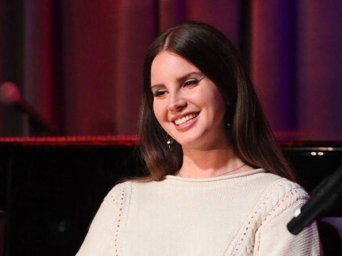 Lana Del Rey appeals for help after &apos;family mementos&apos; stolen over Christmas