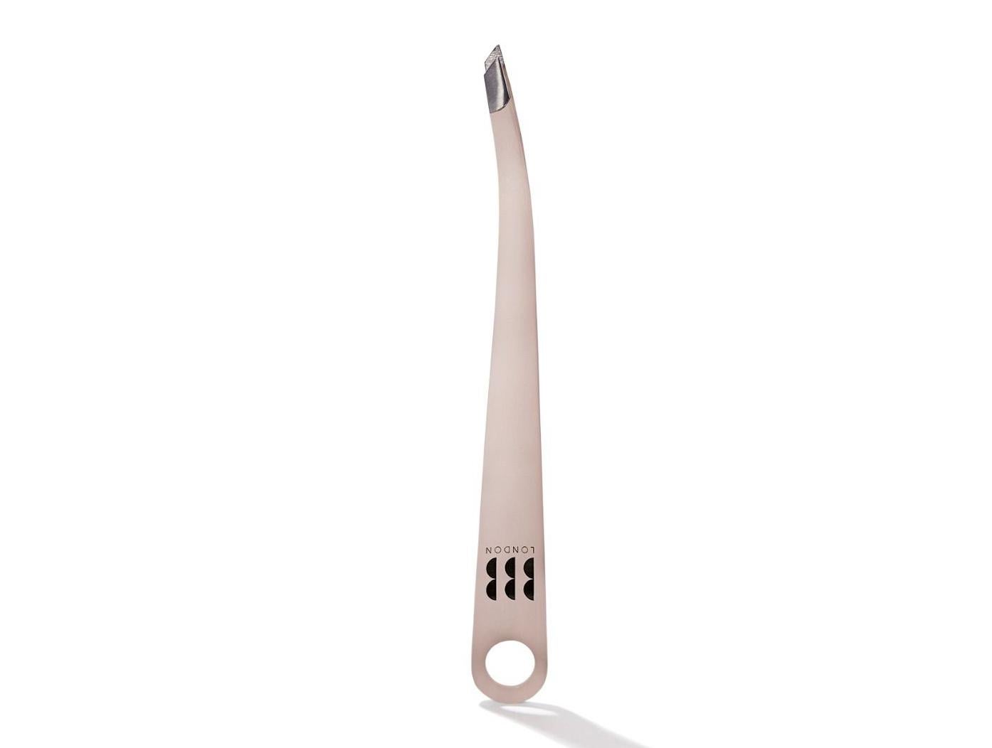 Best Tweezers To Pluck Your Brows With Precision