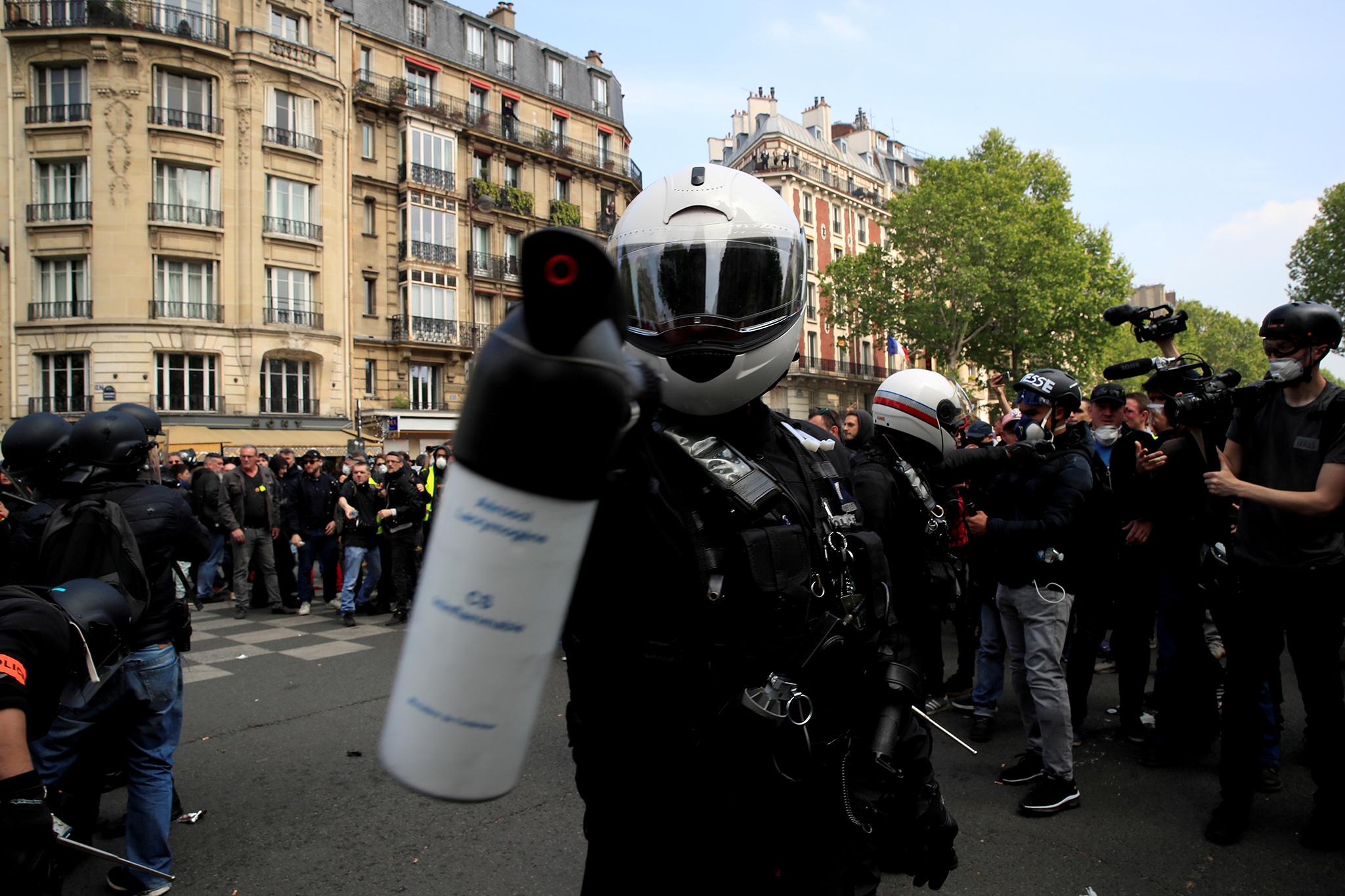 Yellow Vest protesters were joined by anarchists on May Day