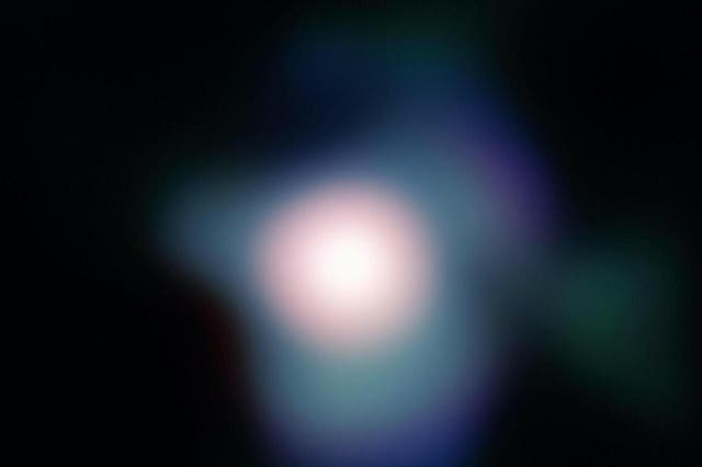This original shot taken with the adaptive optique system (NACO) set on the Very Large Telescope (VLT) of the European Southern Observatory (ESO), shows the supergiant star Betelgeuse, in the Orion constellation