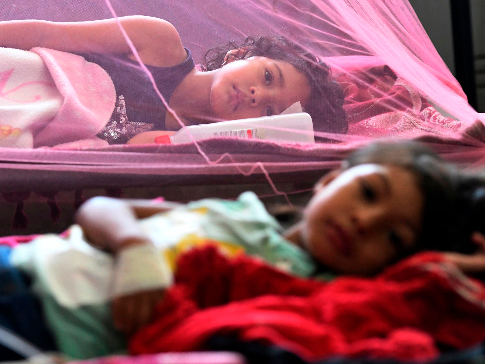 Girls infected with dengue in Roberto Suazo Cordova Hospital