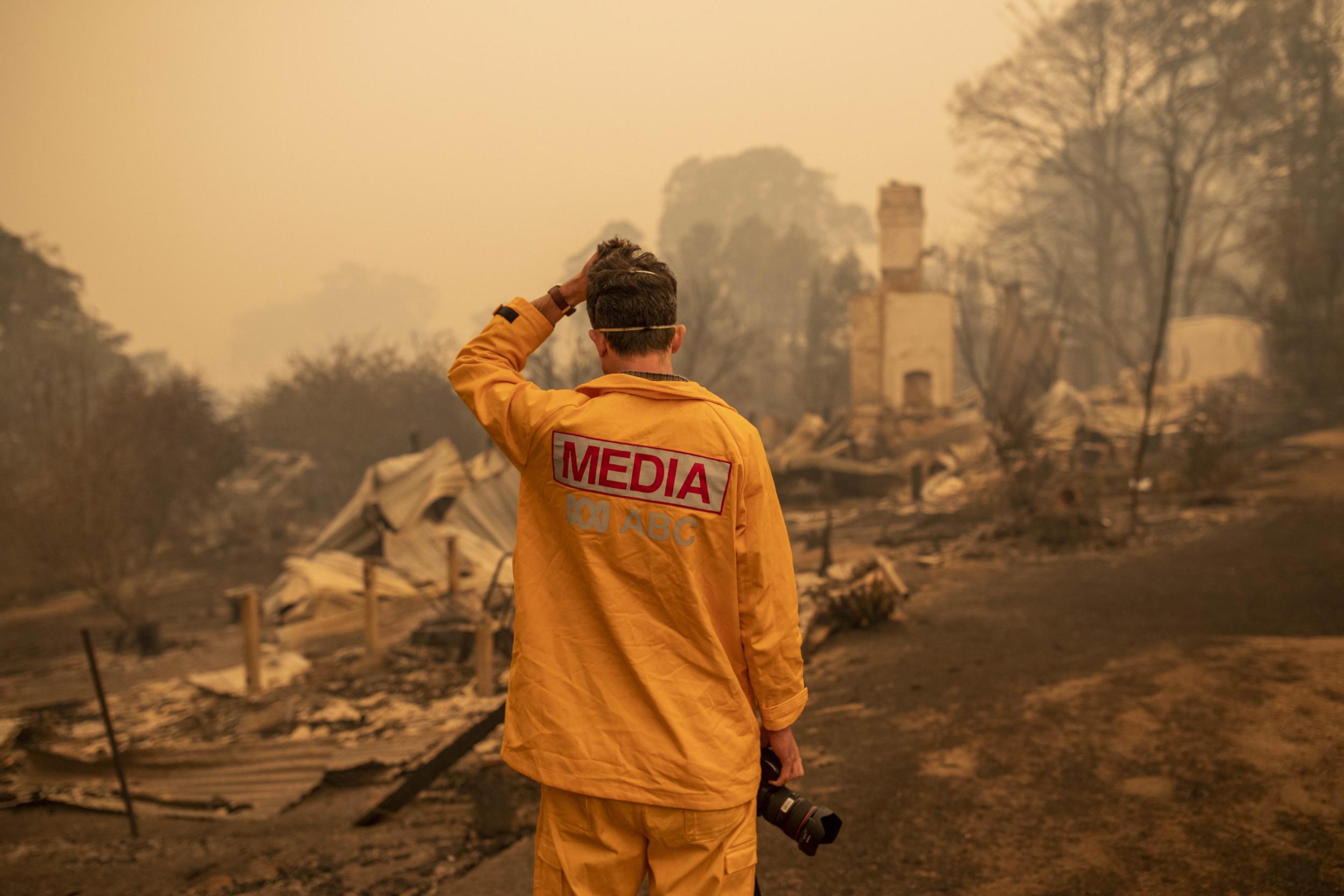 ABC photographer Matt Roberts in shock at seeing his sister’s house destroyed
