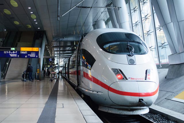 A German-high speed train similar to those that might run on the two new British routes
