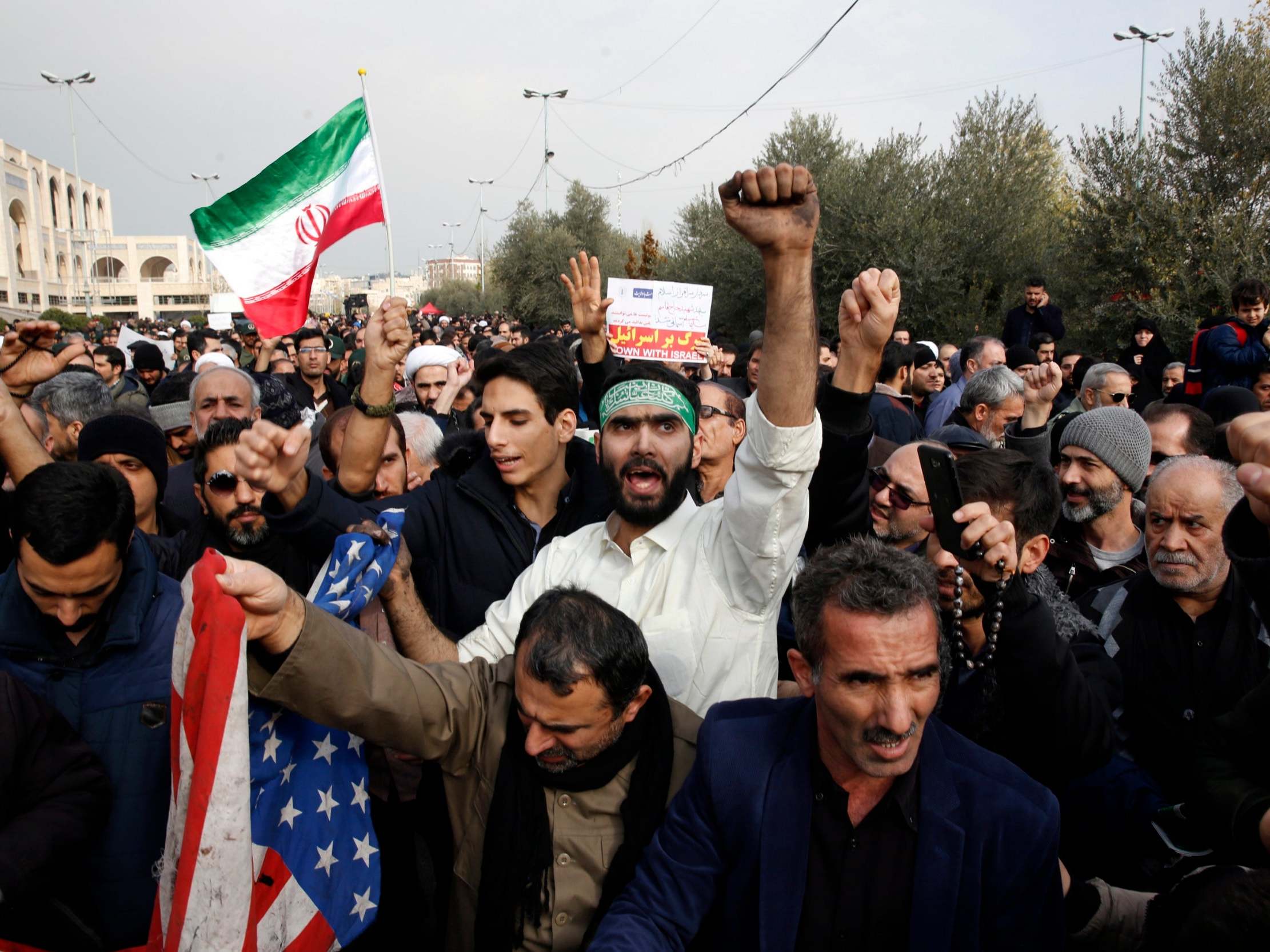 Новости ирана сегодня за последний час. Аль Кудс Иран. Тегеран Сулеймани. Иран демонстрации. Иранский митинг.