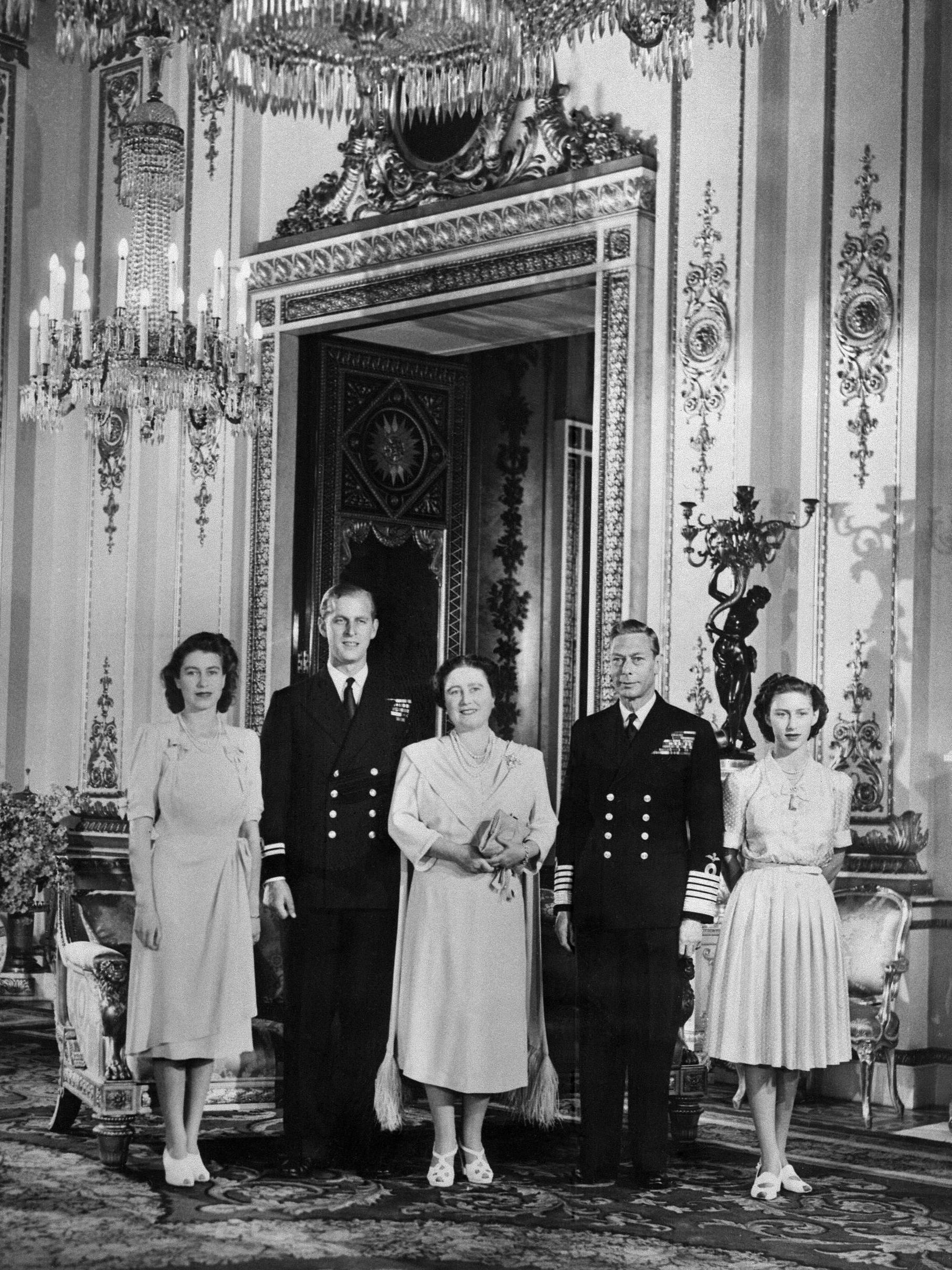 (From L to R): Queen Elizabeth II, the Duke of Edinburgh, Queen Mother, King George VI and Princess Margaret (Getty)