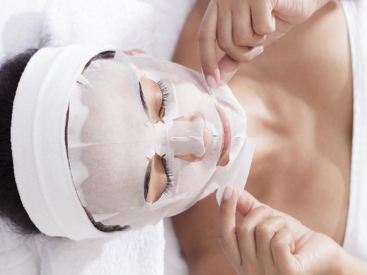 How Long Should You Leave A Sheet Mask On Your Face?