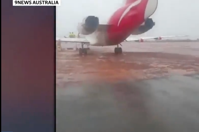 A Qantas flight overshot the runway and ended up stuck in mud in Western Australia