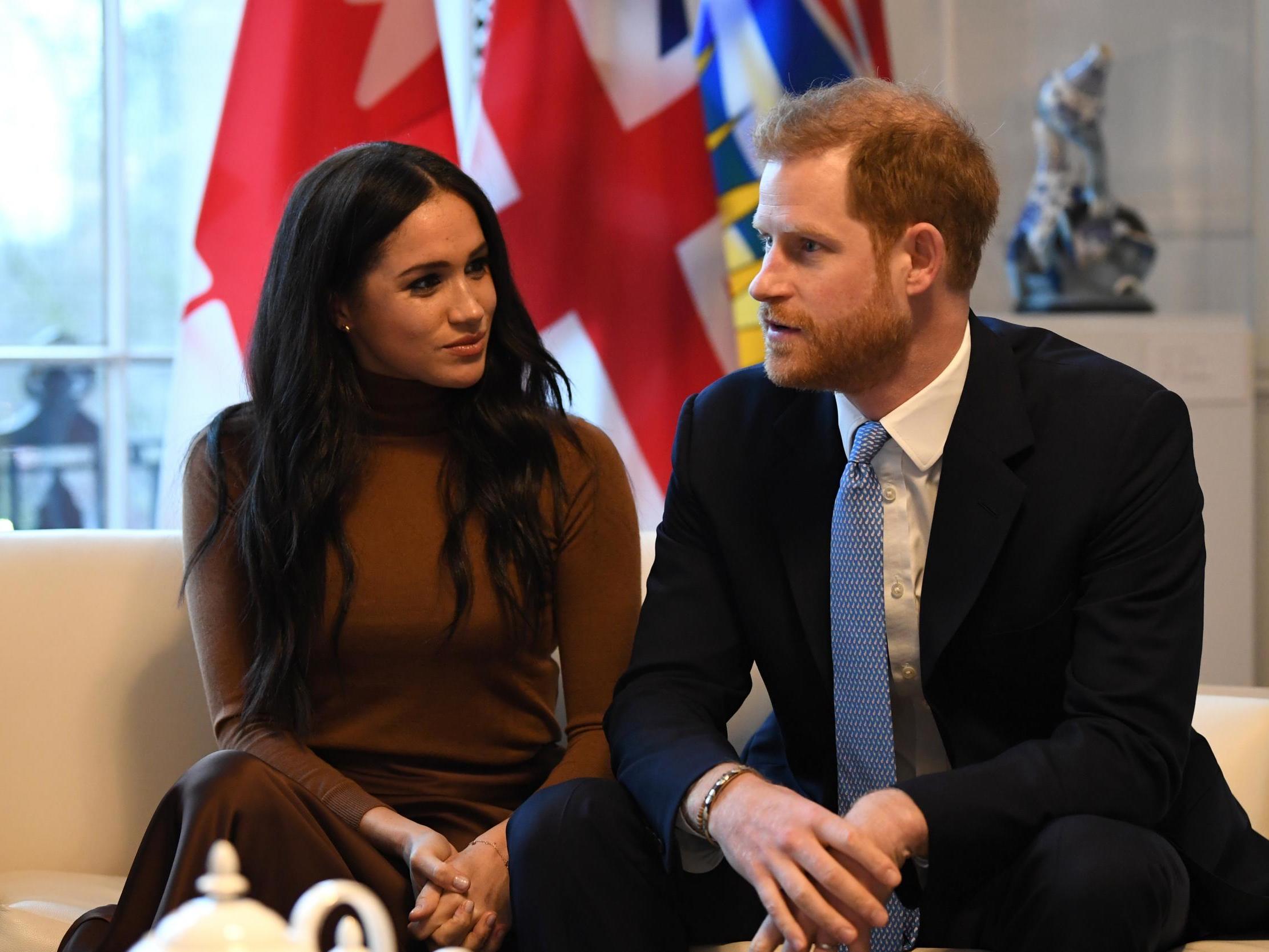 Prince Harry and Meghan Markle news &ndash; live: Royal crisis escalates as Duchess of Sussex flies back to Canada amid reports media pressure forced 'bolt from the blue' announcement