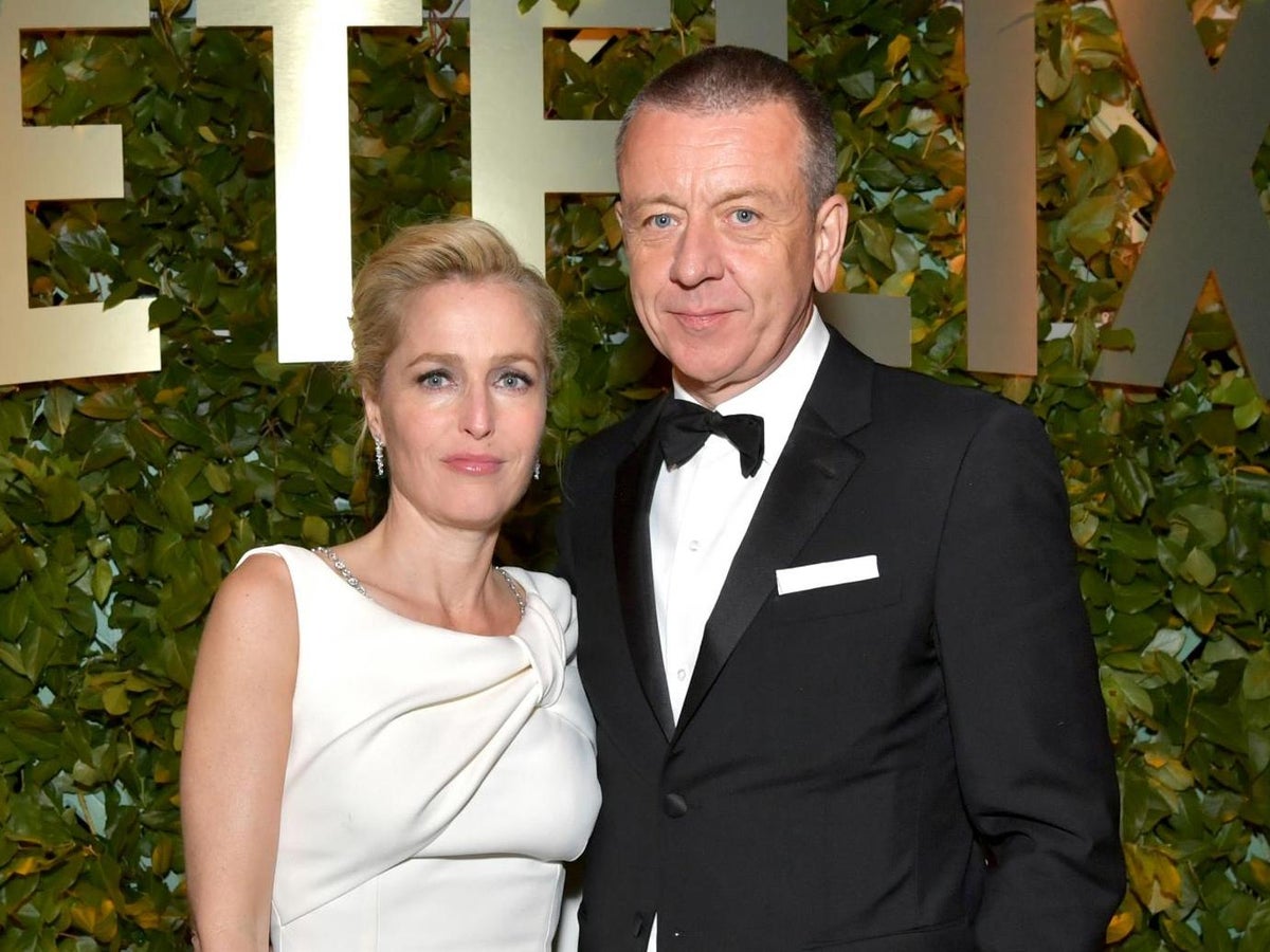 Gillian Anderson says it would be the 'end' of her relationship if she and  her partner lived together | The Independent | The Independent