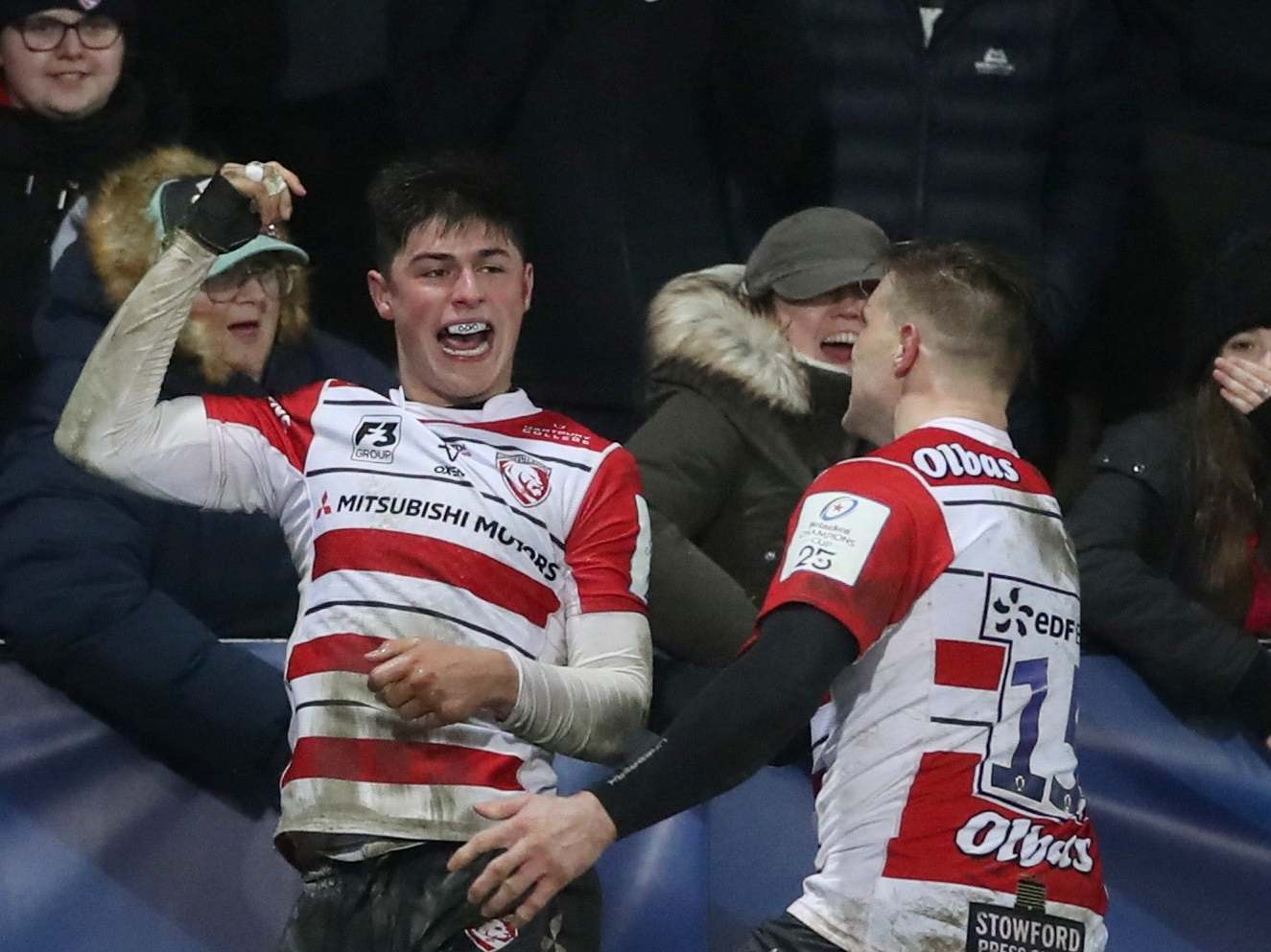 Louis Rees-Zammit has signed a new contract with Gloucester and pledged his international future to Wales