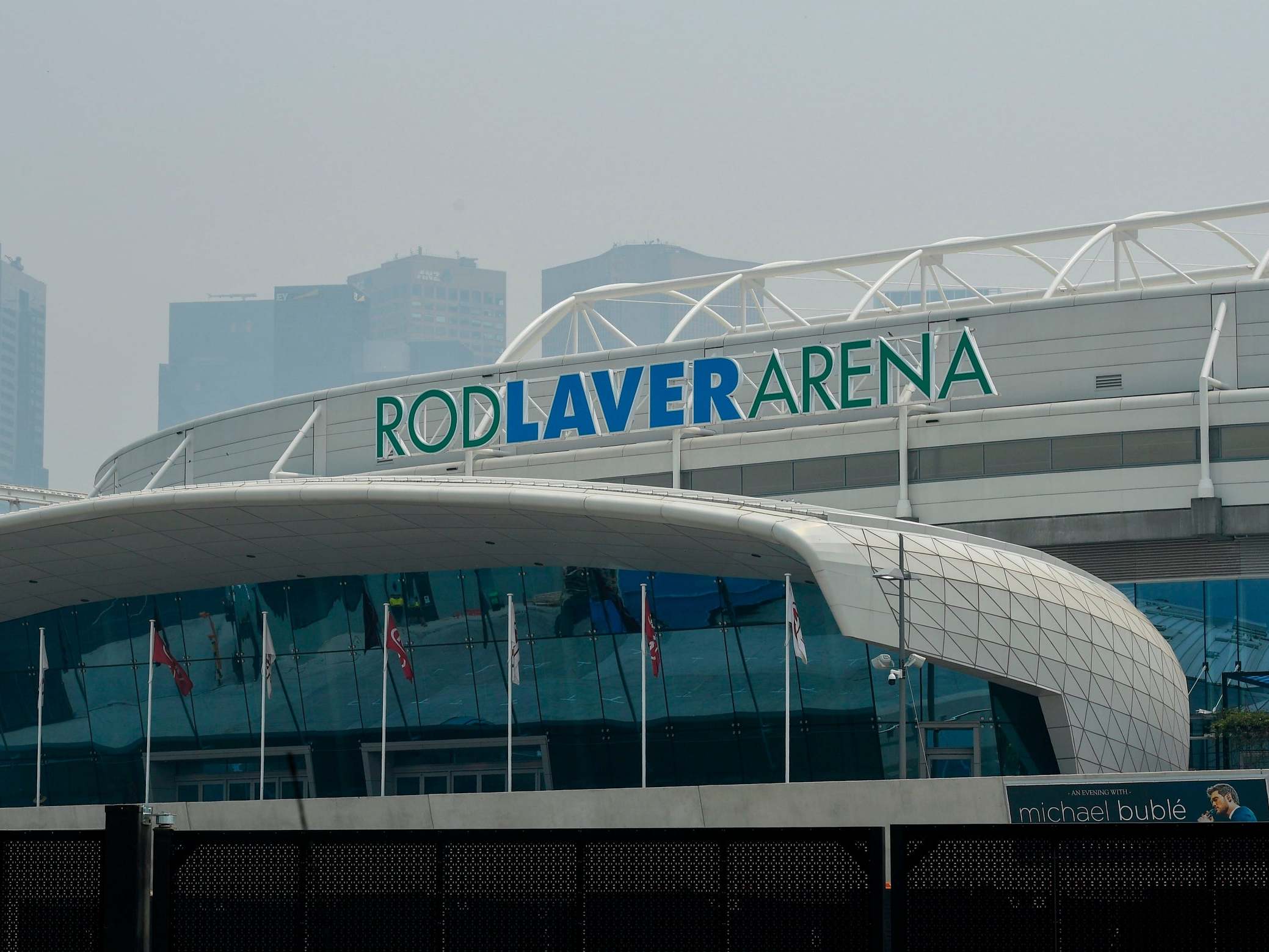 Australian Open director insists poor air quality is not a threat despite players' complaints