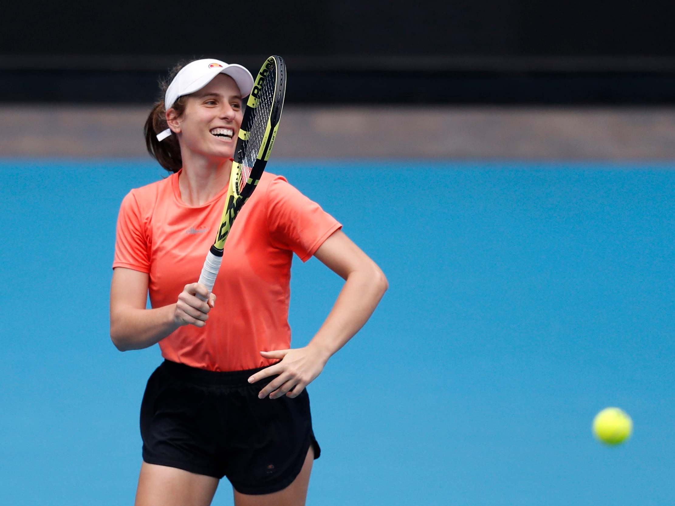 Johanna Konta practices ahead of the 2020 Australian Open