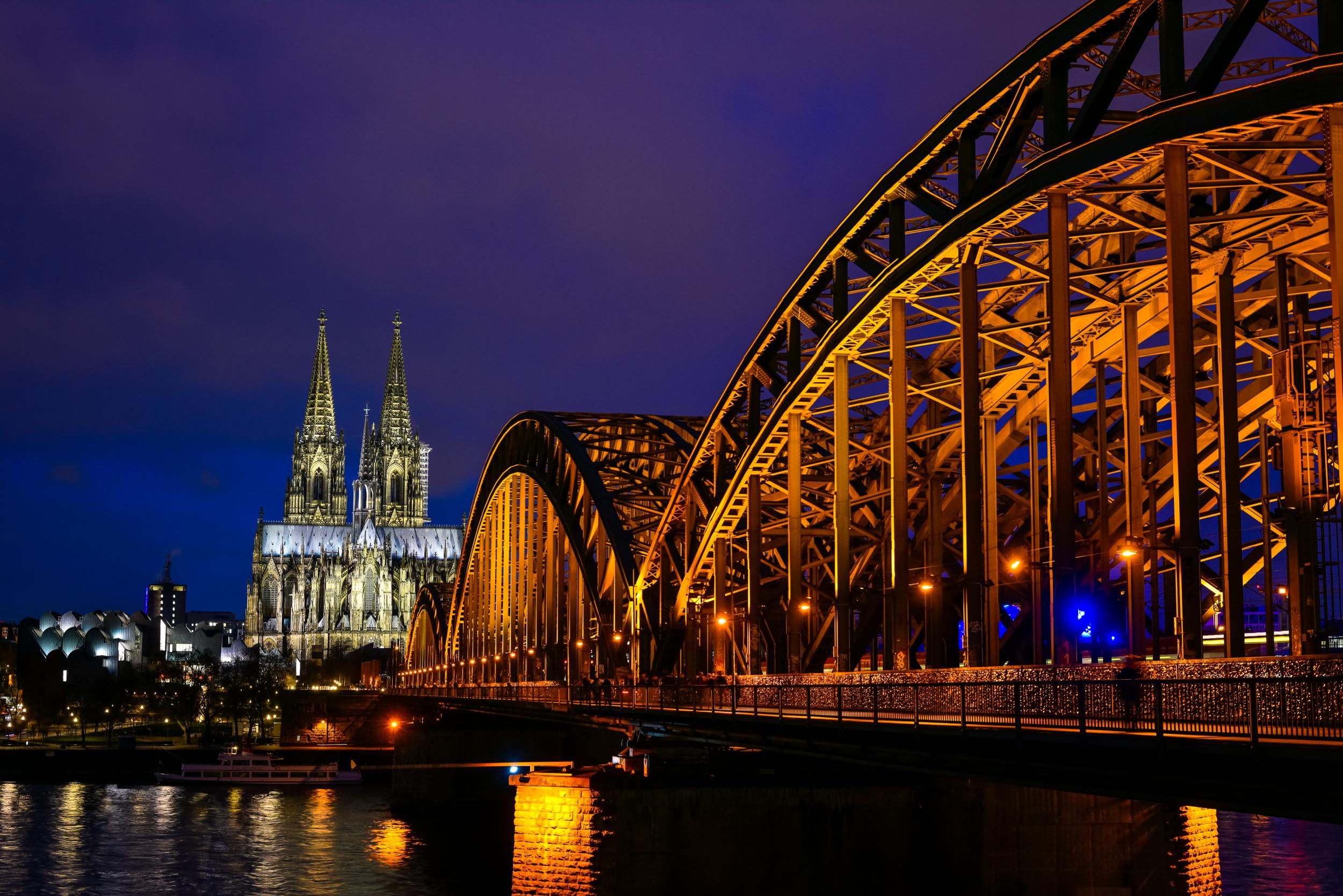 Passengers would change trains in Cologne for onward destinations such as London
