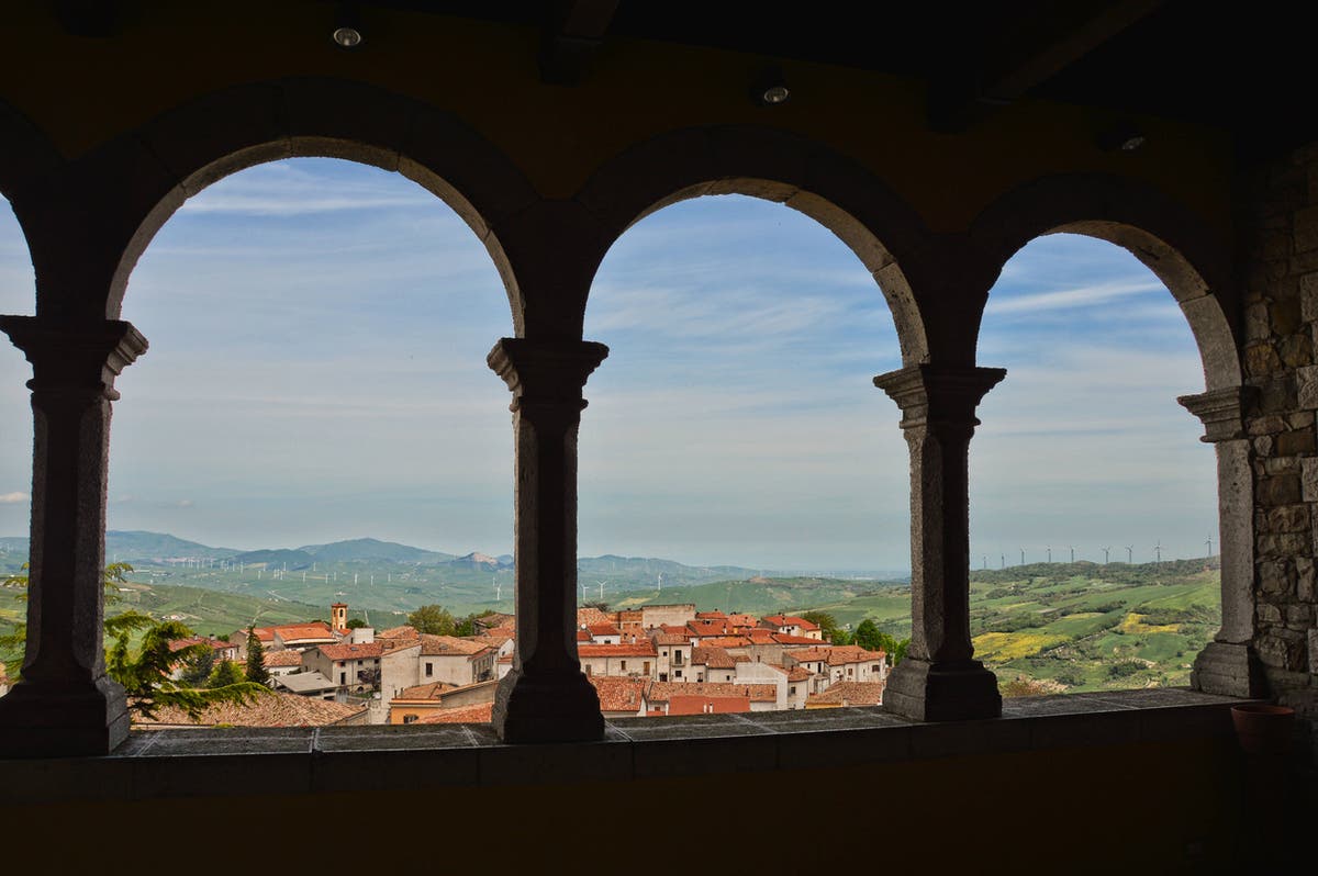 Families and friendship groups invited to buy homes in idyllic Italian village for £1