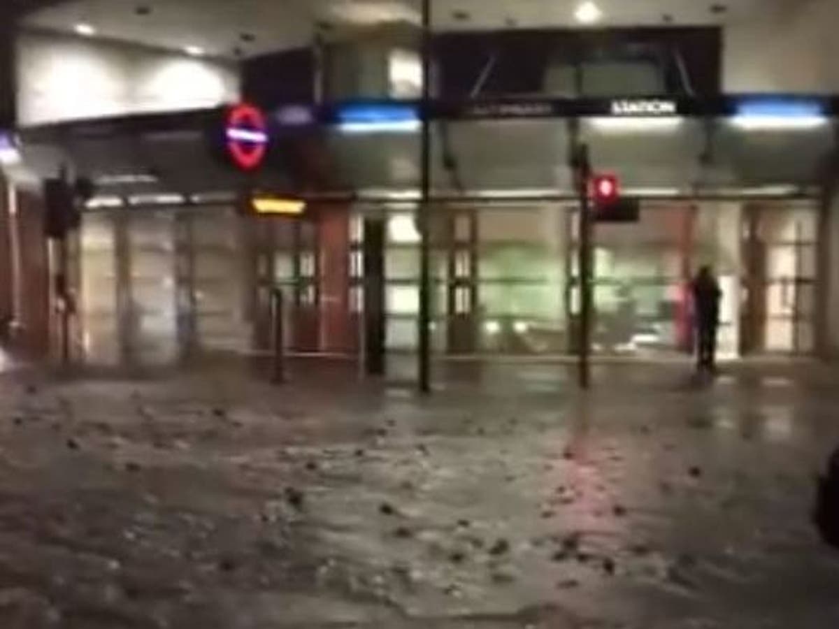 Southwark flooding: Tube station closed as torrents of water flood ...