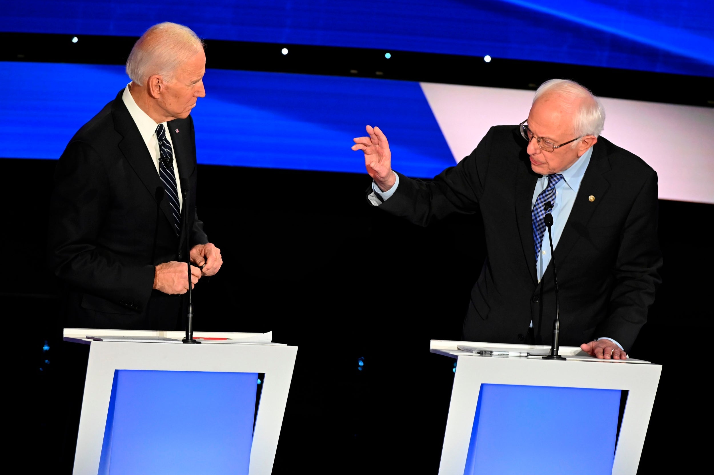 Hør efter mund tage ned Bernie Sanders beats Joe Biden in national polls as candidates clash over  social security | The Independent | The Independent
