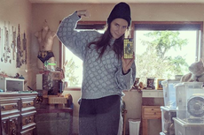 Amanda Knox posts selfie in old prison uniform during wedding prep