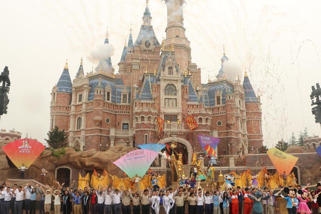 Shanghai Disney Resort has said it will indefinitely close over virus outbreak fears