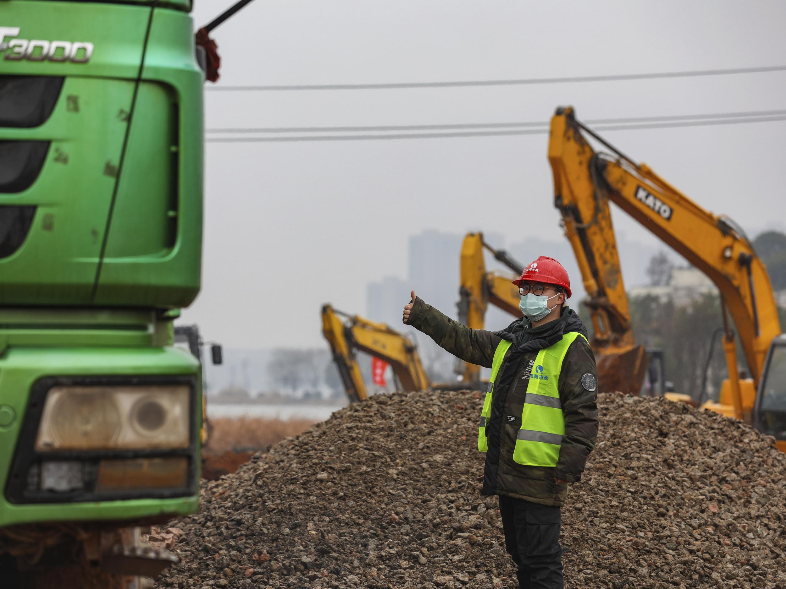 Coronavirus: Chinese hospitals inundated with patients ask public to bring own supplies
