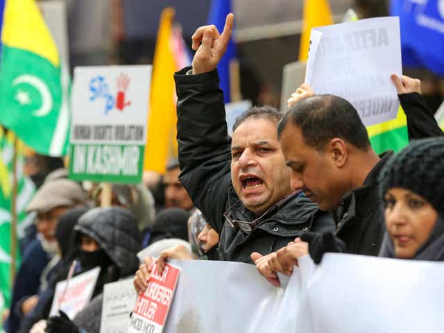 Hundreds of Kashmiris and Sikhs demonstrate on Indian Republic Day outside the High Commission of India in London